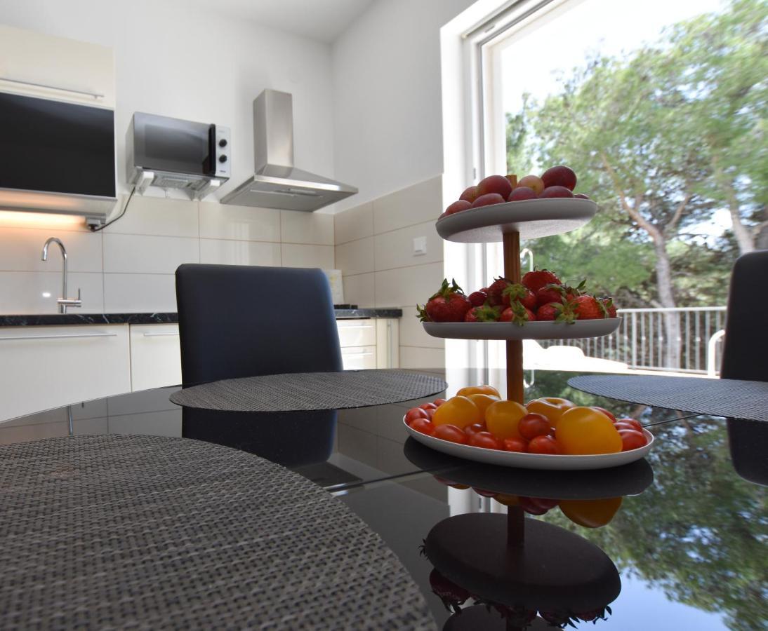 Apartment Nika Primosten